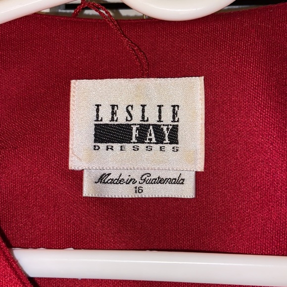 Leslie Faye Red suit & skirt outift - Picture 5 of 5
